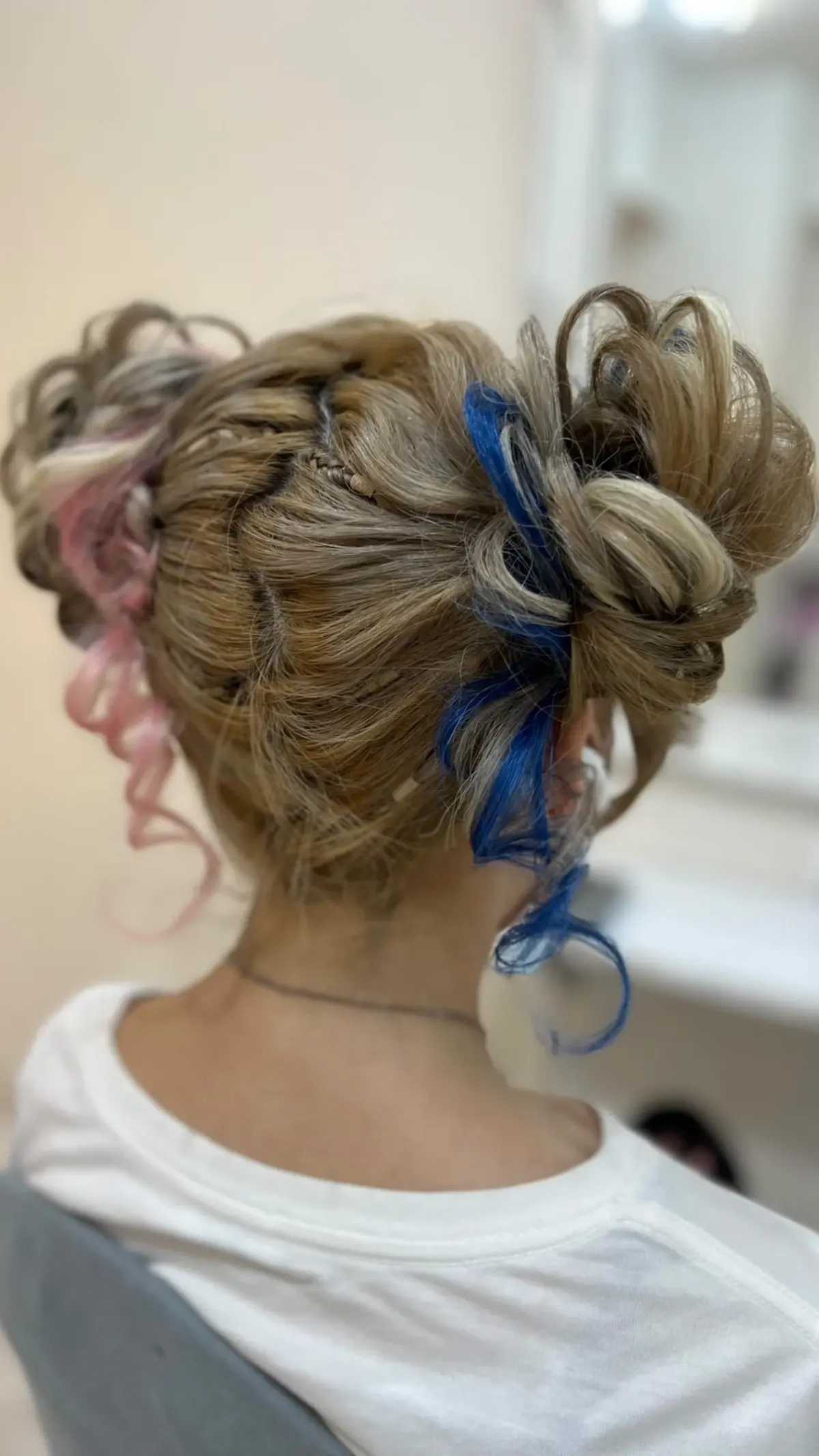 カラーエクステ付きツインお団子